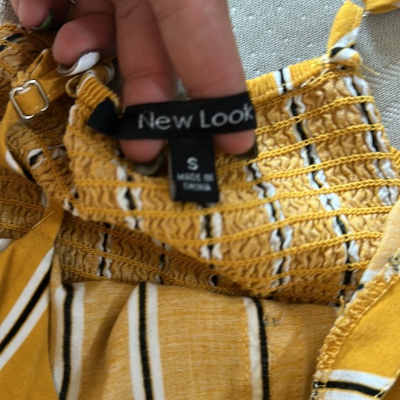 Yellow romper - Picture 2 of 2